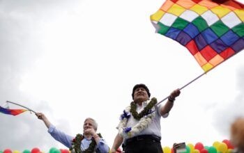Evo Morales é recebido por multidão  em Cochabamba (vídeo)