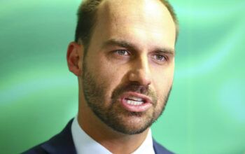 Esquerda brasileira conseguiu “seu George Floyd,  Eduardo Bolsonaro em publicação no Twitter