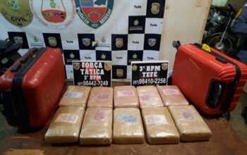 Duas mulheres são  presas em Tefé com quase 20 kg de maconha guadadas em malas