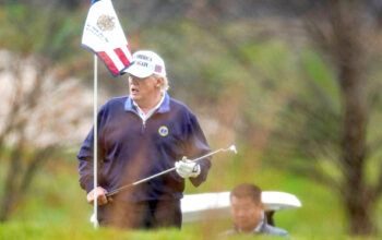 Durante encontro virtual da cúpula do G20 Trump joga golfe