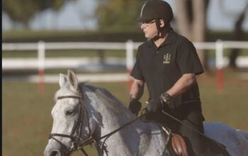 General Pujol fratura o fêmur ao cair do cavalo e passará por cirurgia