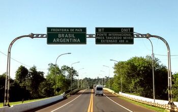 TRF-4 mantém liminar que autoriza entrada de médica argentina com o filho