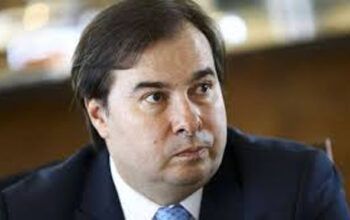 “Vitória de Biden restaura os valores da democracia liberal”, diz Maia