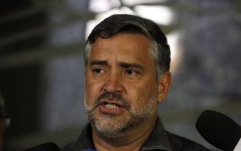 "Uma farsa chamada lava-jato capitaneada por um juiz canalha e um moleque do MPF de Curitiba