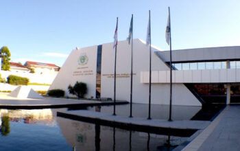 Aleam vai à Justiça e pede anulação de liminar que suspendeu sessão que elegeu Roberto Cidade presidência da Casa