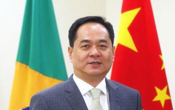 Bolsonaro proíbe contato de todos os seus ministros com o embaixador chinês