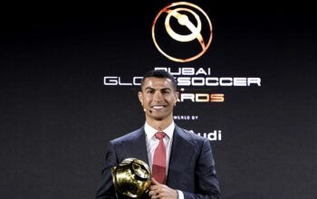 Cristiano Ronaldo é escolhido melhor jogador do século