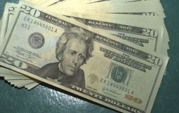 Dólar cai para R$ 5,08 em dia de otimismo externo