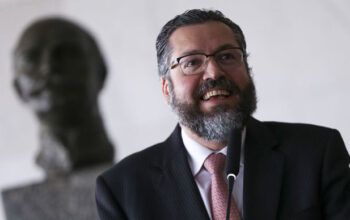 Ernesto Araújo  diz que eleição parlamentara na Venezuela foi uma "farsa eleitoral"