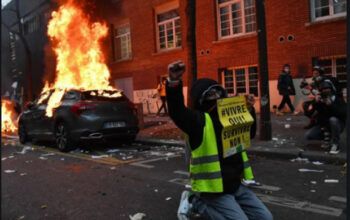 Franceses voltam às ruas contra lei que proíbe filmagem de policiais