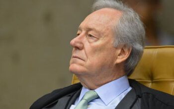 Lewandowski determina que Pazuello informe em 48 horas início da campanha de vacinação