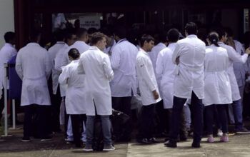 Mais de 15 mil médicos participam do Revalida neste domingo, 06