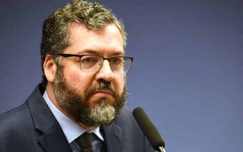 Na contramão do progresso, Ernesto Araújo classifica legalização do aborto na Argentina como 'barbárie'