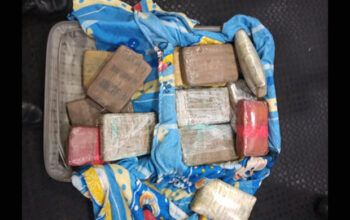 Passageira da embarcação L/M G.D é presa no porto de Coari com 13 tabletes de maconha