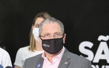 Secretário da Saúde de SP afirma que a CoronaVac não atingiu 90% de eficácia em testes no Brasil