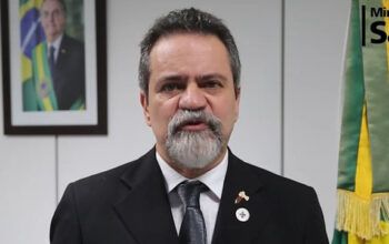 Secretário do MS diz que seria "irresponsável" definir data de início da vacinação contra a Covid-19