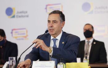 Por causa do alto número de abstenções, presidente do TSE diz que Brasil caminha para o voto facultativo