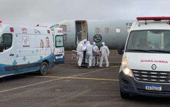 Pacientes com covid-19 começam a ser transferidos de Manaus para outros estados