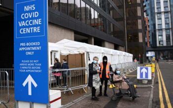 Variante de Manaus tem potencial de se espalhar por todo o país, diz microbiologista