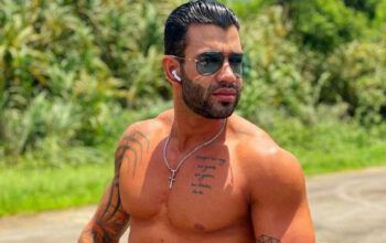 Gusttavo Lima posa sem camisa e corpo musculoso agita a web