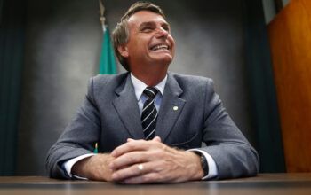 “Sabia que o tio estava na praia nadando de máscara?