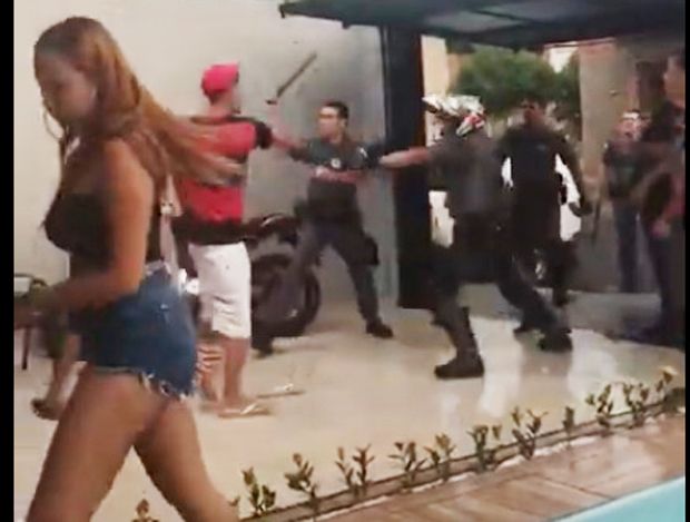 PMs agridem moradores ao defender colega em discussão de vizinhos - vídeo