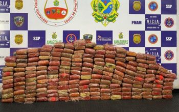 Três homens com 200 kg de maconha foram presos em uma comunidade de Coari em uma lancha de alumínio