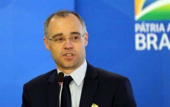 Deputados pedem que PGR apure abuso de autoridade de Mendonça por uso da LSN