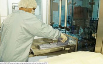 Fiocruz entrega vacinas produzidas no Brasil