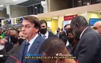 Bolsonaro nega ter se referido à China ao falar de “guerra química”