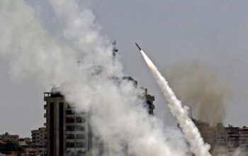 Israel destrói torre de 12 andares em Gaza que abrigava os escritórios da Associated Press
