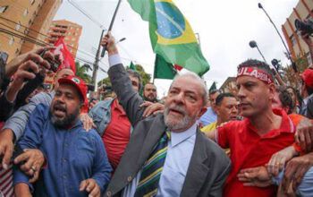 Lula conquista parte do eleitorado de Bolsonaro e tem 35% entre evangélicos, diz Datafolha
