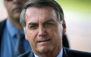 Istoé chama Bolsonaro de 'gay passivo'