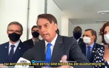 Bolsonaro parte para a agressão, diz que a Globo é uma merda e manda repórter  calar  a boca