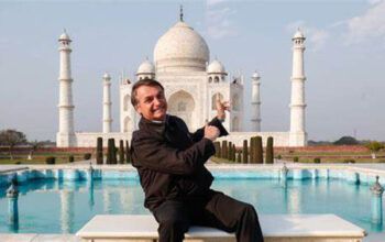 Compra de vacina Covaxin arrasta Bolsonaro para sombra da corrupção