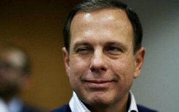 Doria responde a Bolsonaro: "acorda pensando na minha sunga apertada"