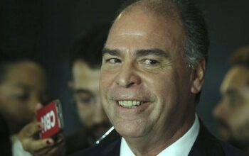 Líder do governo Bolsonaro é indiciado pela PF por receber propina de R$ 10 milhões