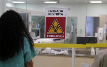 Transmissão do coronavírus segue elevada e cenário é de alto risco, diz Fiocruz