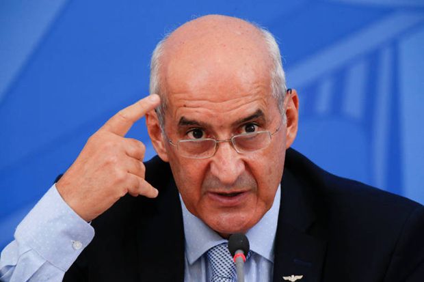 “Eu não sabia. Fui atropelado por um trem”, diz general Ramos sobre demissão da Casa Civil