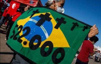 Manifestantes gritam “Fora, Bolsonaro”