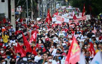 Todos estados e o DF têm protestos contra Bolsonaro