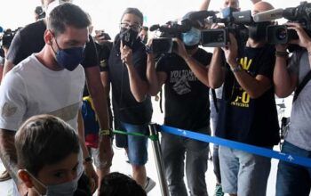 Após deixar Barcelona, Messi aceita a oferta do PSG