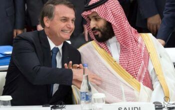 Bolsonaro conversa com príncipe acusado de matar jornalista