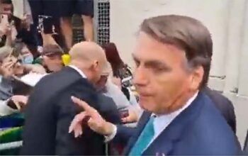 Bolsonaro insulta Barroso em transmissão ao vivo de Joinville: "FDP do Barroso" (vídeo)