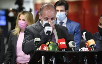 Defensor da imunidade de rebanho, Ricardo Barros diz que sempre defendeu vacina