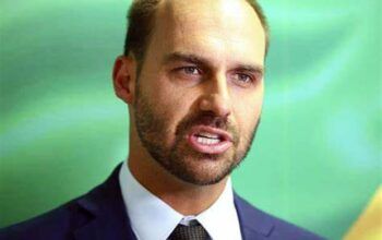Filhos de Bolsonaro atacam TSE por bloqueio de verbas a canais bolsonaristas