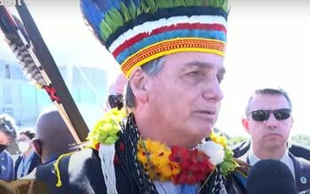 “Fui otária. Esse governo não faz porra nenhuma”, diz youtuber indígena que apoiou Bolsonaro