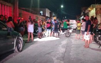 Homem é assassinado à bala enquanto assistia jogo de futebol em um bar; outro ficou gravemente ferido