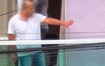 Homem mata esposa que era mantida refém e atira em 3 policiais