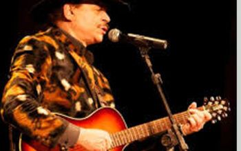 Ídolo da Jovem Guarda, Eduardo Araújo também é alvo de busca e apreensão da Polícia Federal